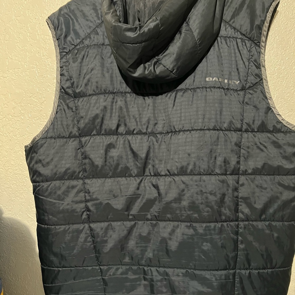 Oakley Men's Black Puffer Vest - Picture 4 of 6